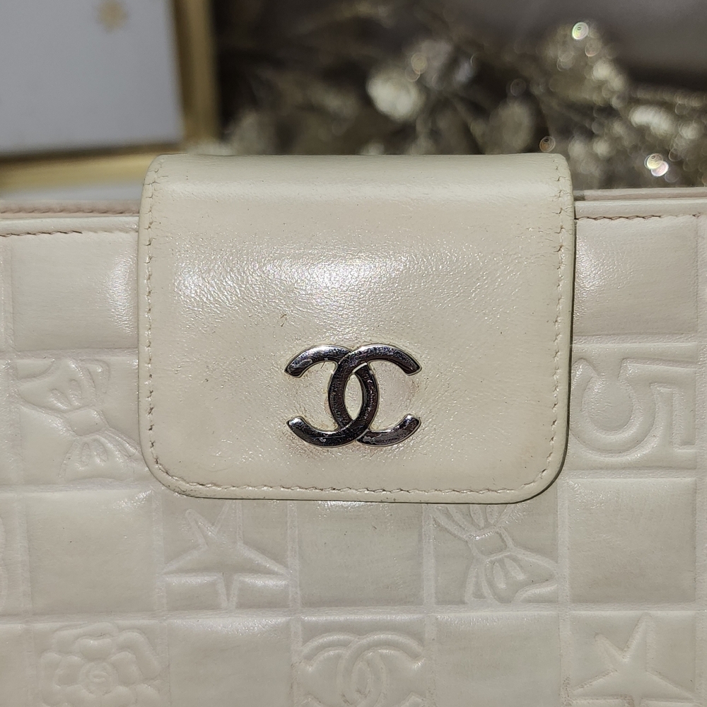 Authentic Chanel Icon Line Leather Wallet In Cream - Picture 6 of 17